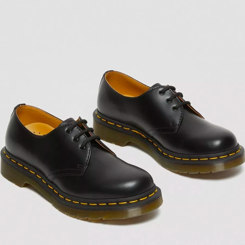 Dr. Martens 1461 WOMEN'S SMOOTH LEATHER OXFORD SHOES - 9